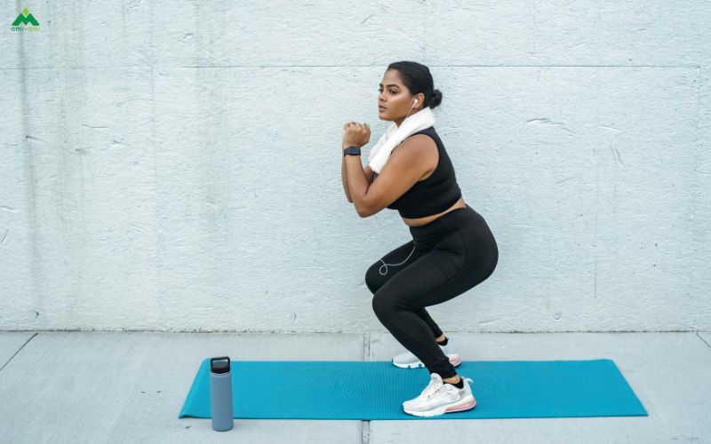 Squat/đạp xe trên không – săn chắc mông & đùi