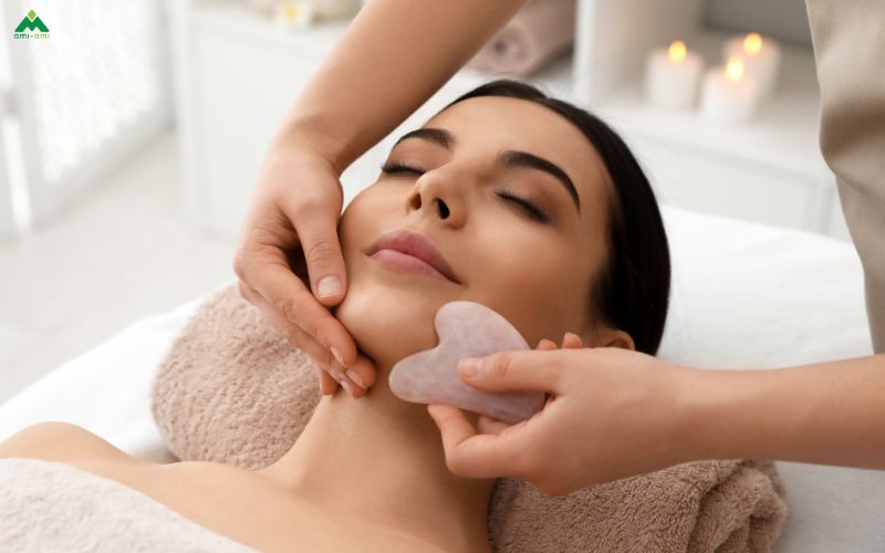 Massage da mặt và cơ thể thường xuyên