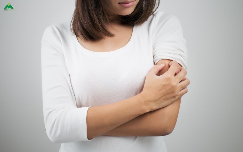 Tại sao xông tắm giúp giảm mụn nhọt và rôm sảy?