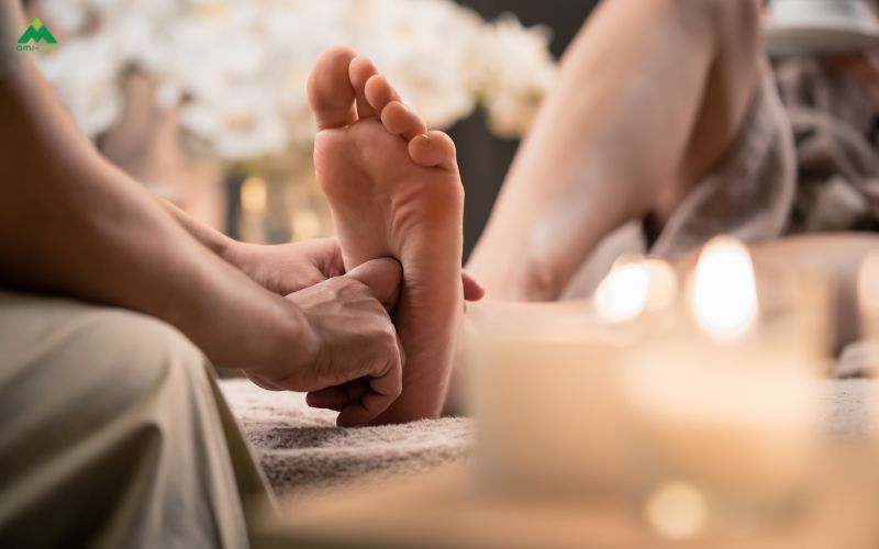 Hướng dẫn cách ngâm chân kết hợp bấm huyệt tại nhà